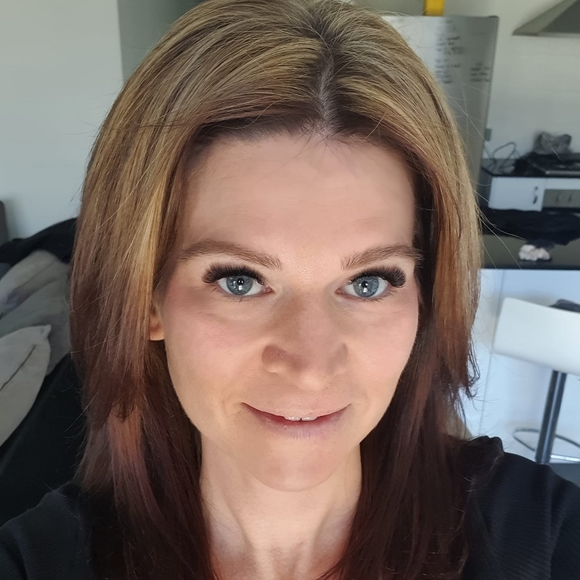 Meet your Posher, Cassandra - Picture 1 of 1